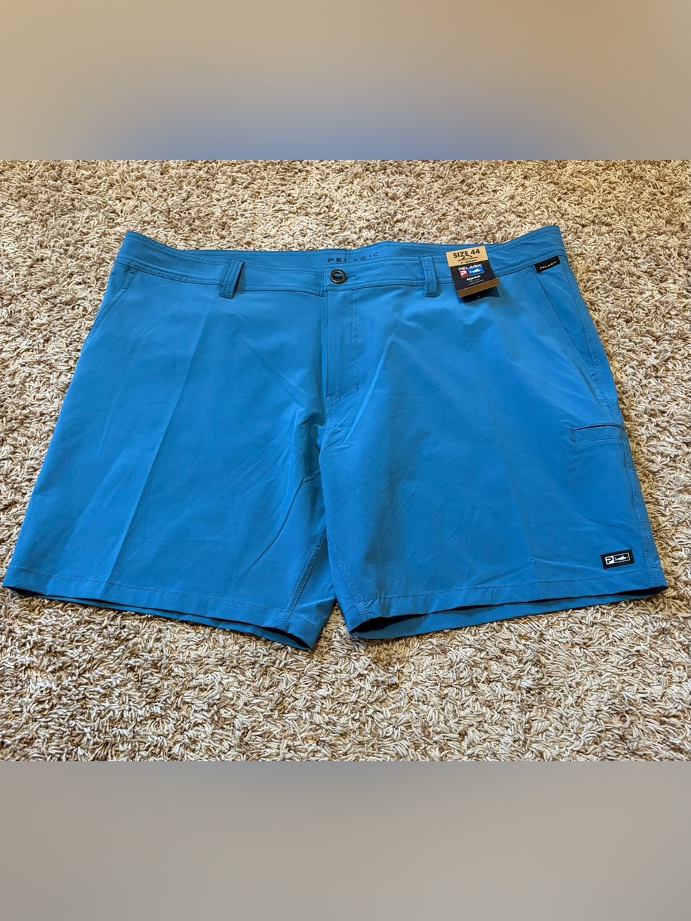 Pelagic Mako Hybrid Shorts men’s size 44 NWT 8” inseam blue